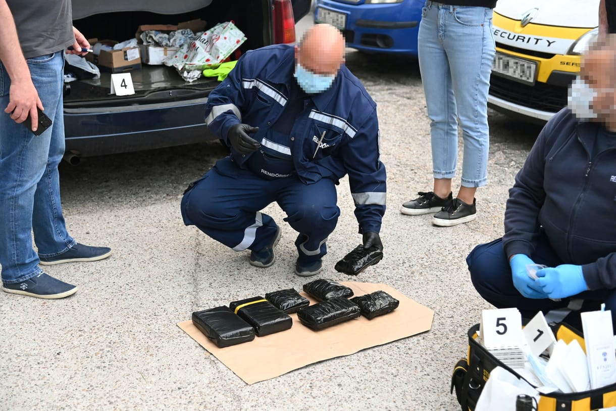 Két kiló kokaint és egy kiló marihuanát foglaltak le a Pest megyei rendőrök