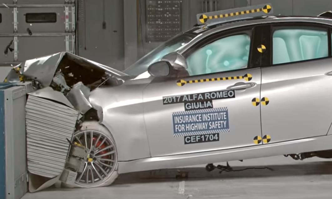 Friss töréstesztek: az Alfa Romeo ugyanolyan biztonságos, mint a Mercedes – videó