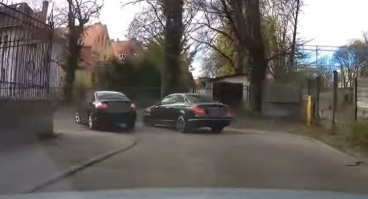Civil autósok videói alapján szórja a bírságokat a lengyel rendőrség
