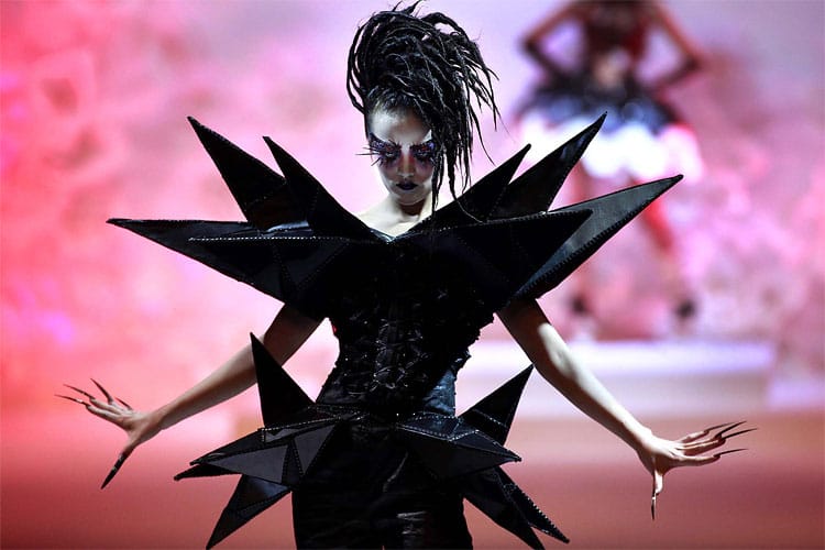 Festményszerű ruhaköltemények a kínai fashion weeken