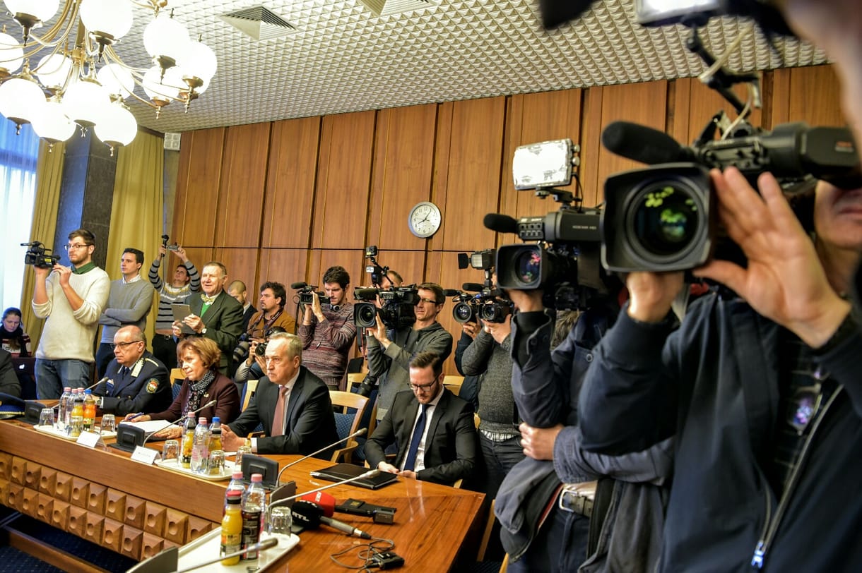 Orbán nem ment el, a fideszesek kivonultak a nemzetbiztonsági bizottság üléséről