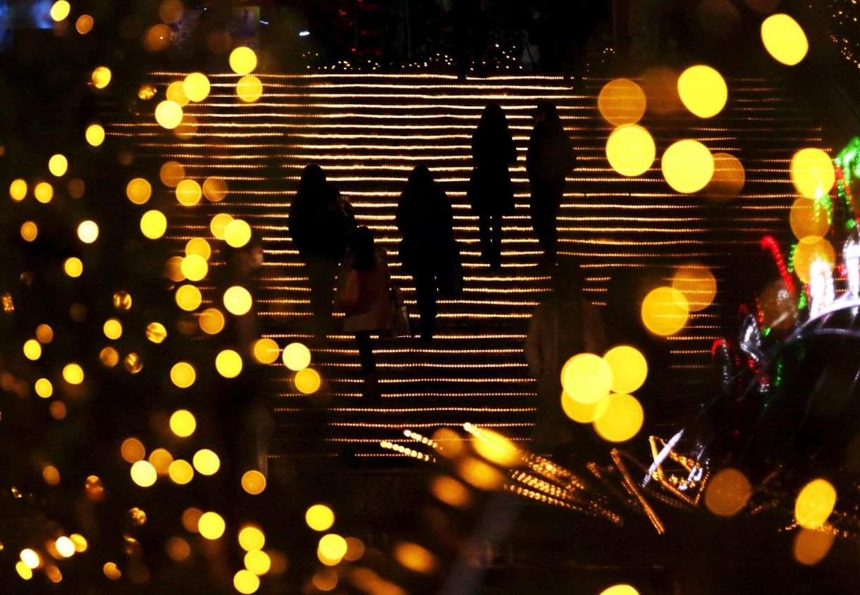 December 24-e munkaszüneti nappá tételét akarja az MSZP és a Párbeszéd