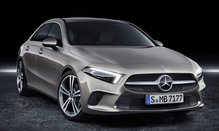 Nem tud lökhárítót szerezni egy garanciális Mercedesre az importőr és a márkaszerviz, öt hónapja áll a kocsi