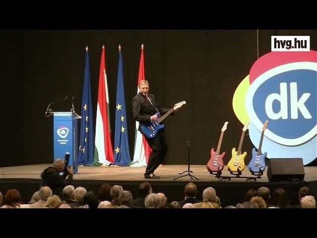Videó: így csapott a húrok közé Gyurcsány