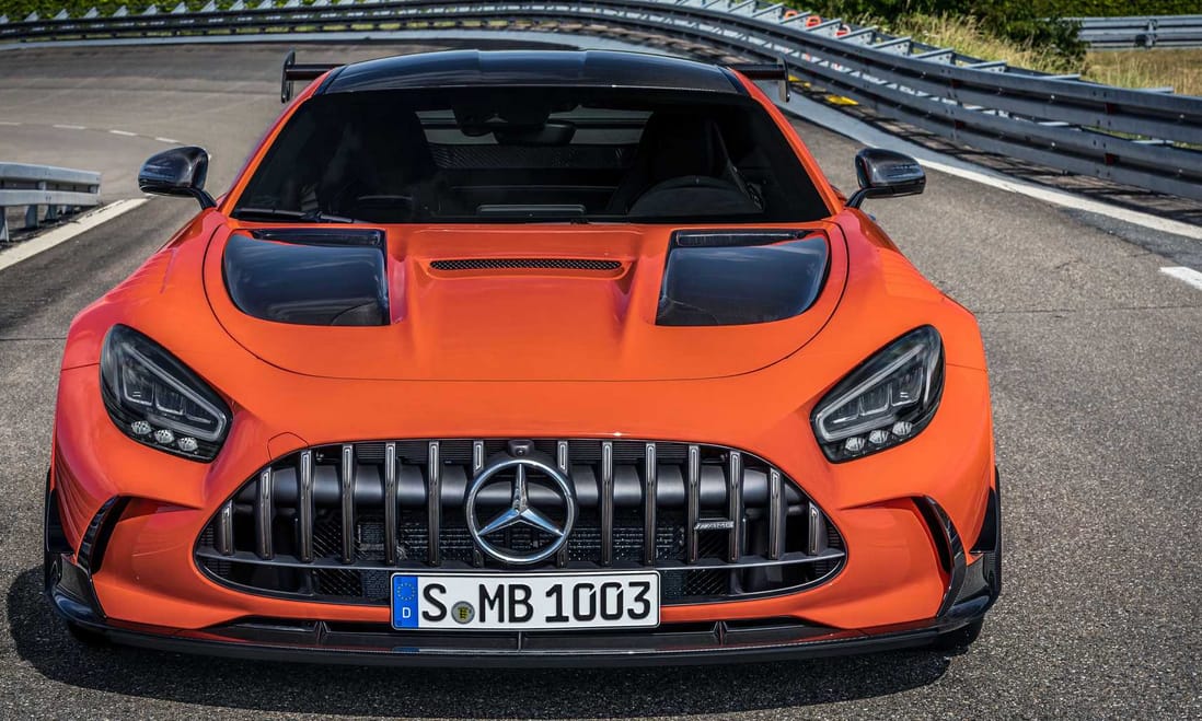 Extrák nélkül is 116 millió forint a legújabb Mercedes-AMG GT ára
