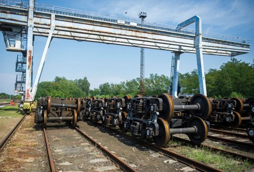 Több százezer kamion zúdulhat a magyar utakra, ha a kormány nem lép