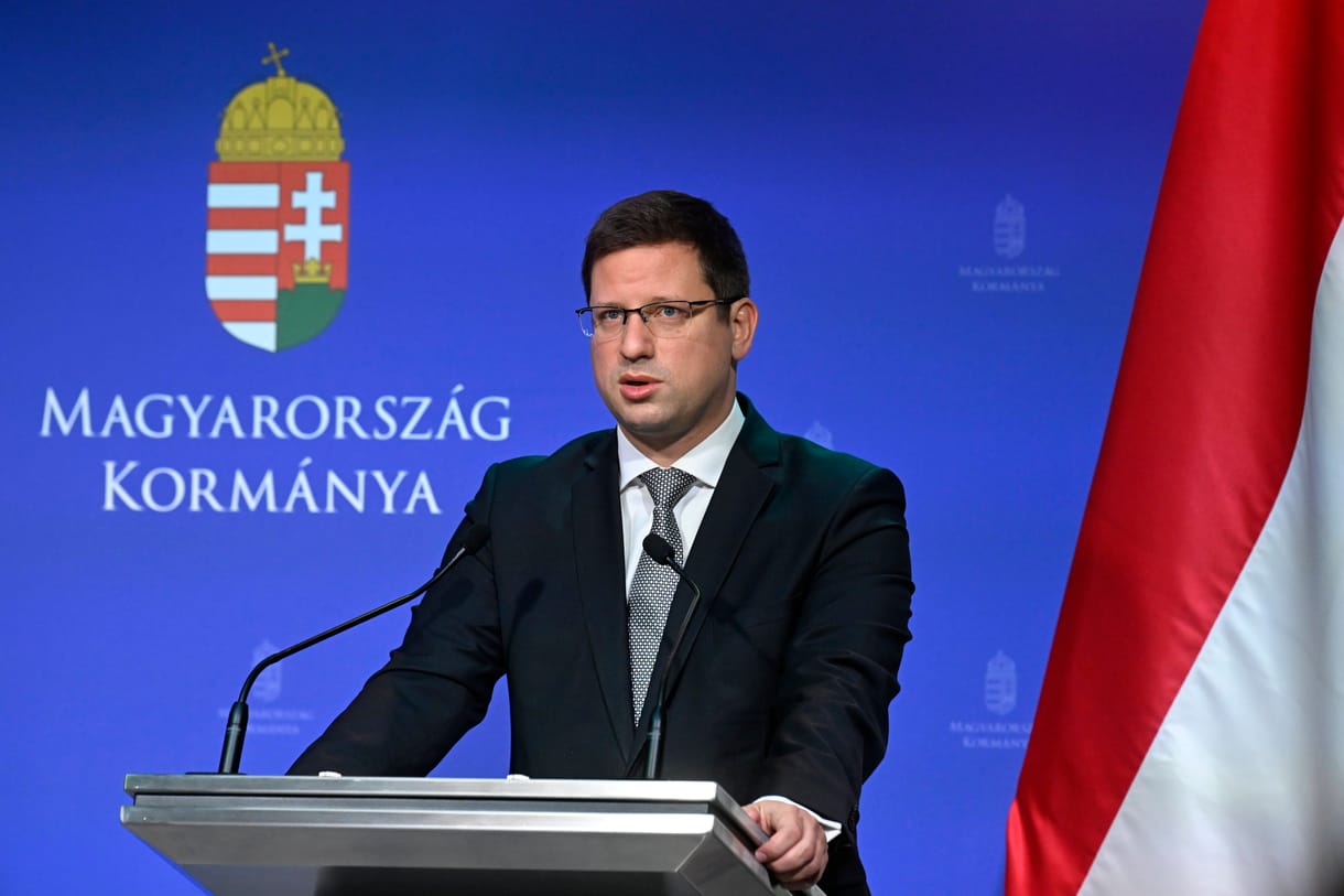 Gulyás Gergely kormányinfót tartott, az EU-csúcson közben megszületett a megállapodás 