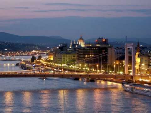 Budapest csodás timelapse giccsben