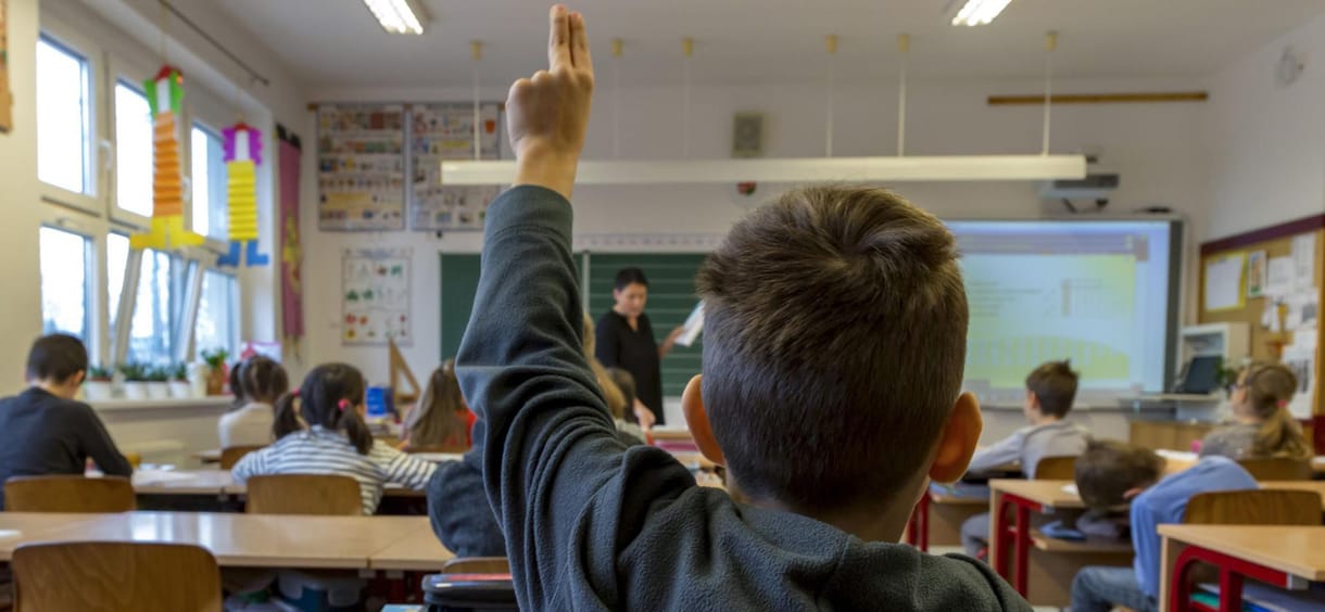 Döntött a kormány: normál tanrend szerint kezdődik az iskola ősszel