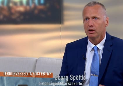 Már Berlin is élhetetlen: Georg Spöttle élőben istenítette Lázár bécsi kiruccanását