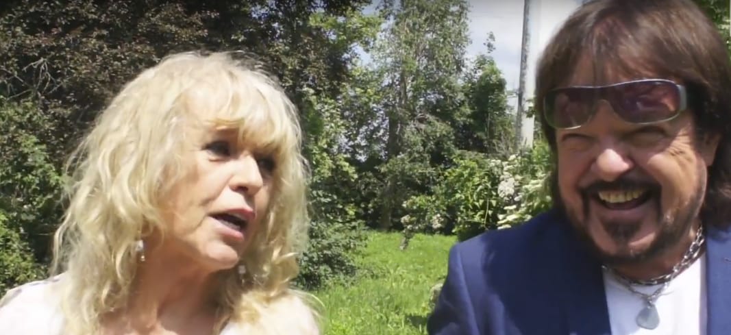 Videó: Legalja zúzás lett a Neoton slágeréből
