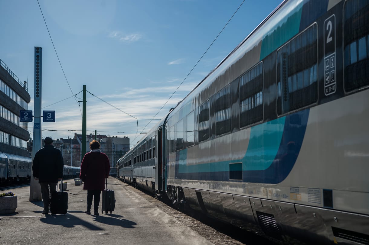 Így közlekednek a vonatok, buszok és HÉV-ek március 15-én