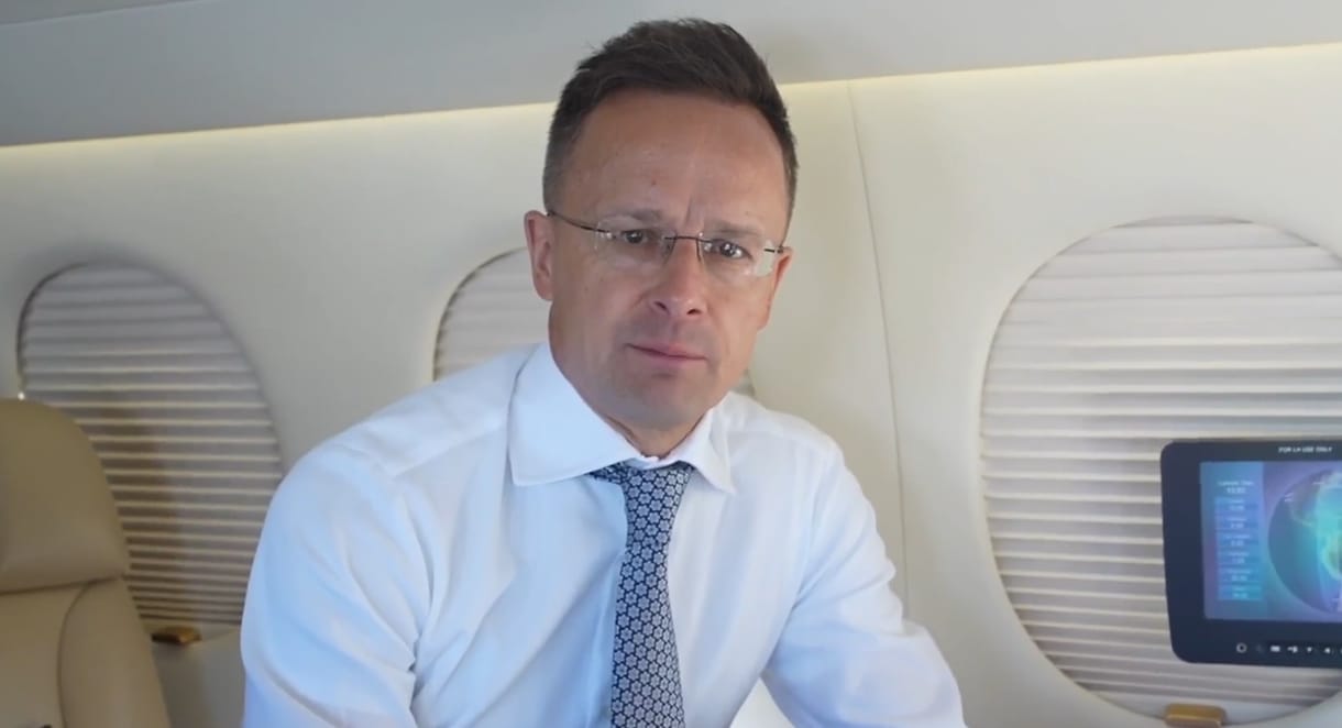 Két hétbe telt, mire Szijjártó reagált arra, hogy a USAID-kormánybiztos lepattant az amerikaiakról