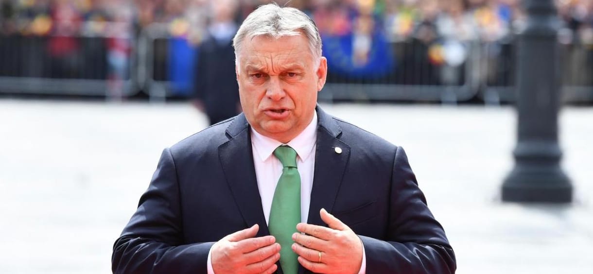 „Trump csak szeretne olyan lenni, mint Orbán”, akit közben Sztálinhoz hasonlítanak