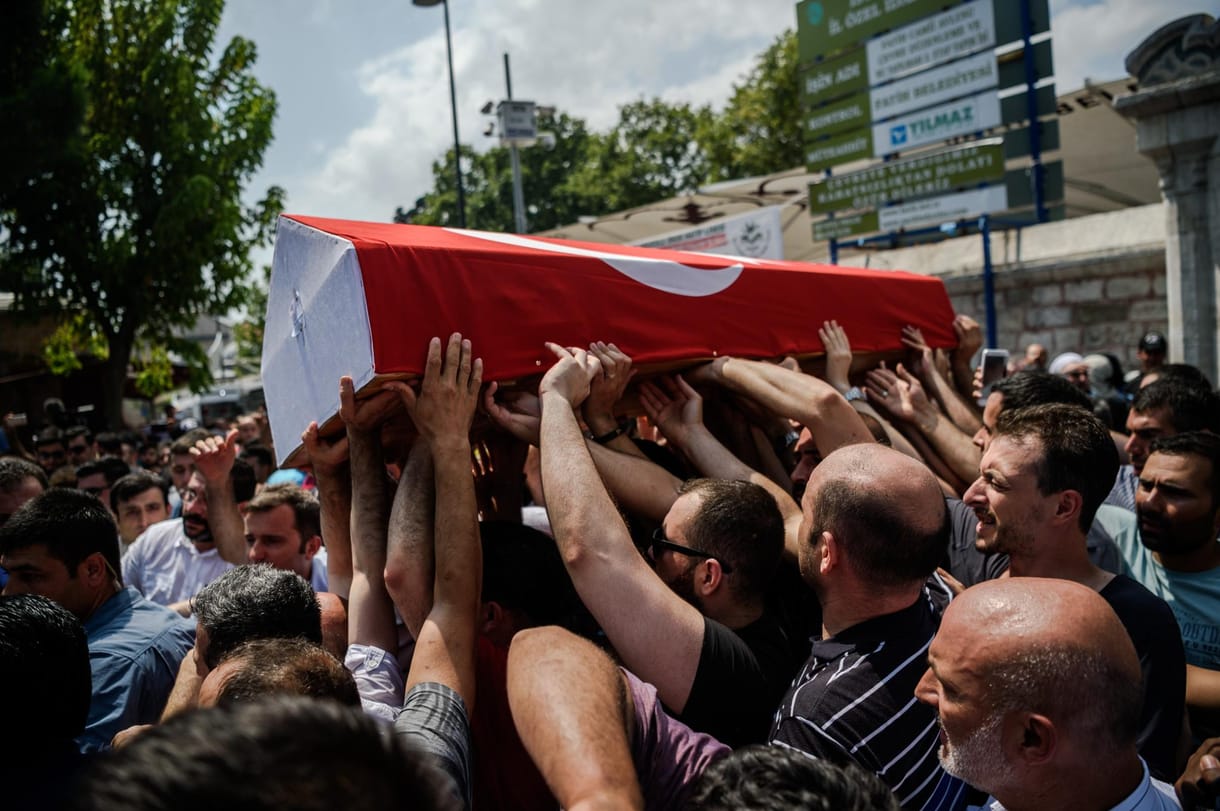 Újabb katonákat börtönöznének be Törökországban
