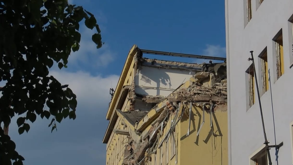 Videó a Böszörményi úti házomlás helyszínéről: vizsgálják, hibázott-e a kivitelező 
