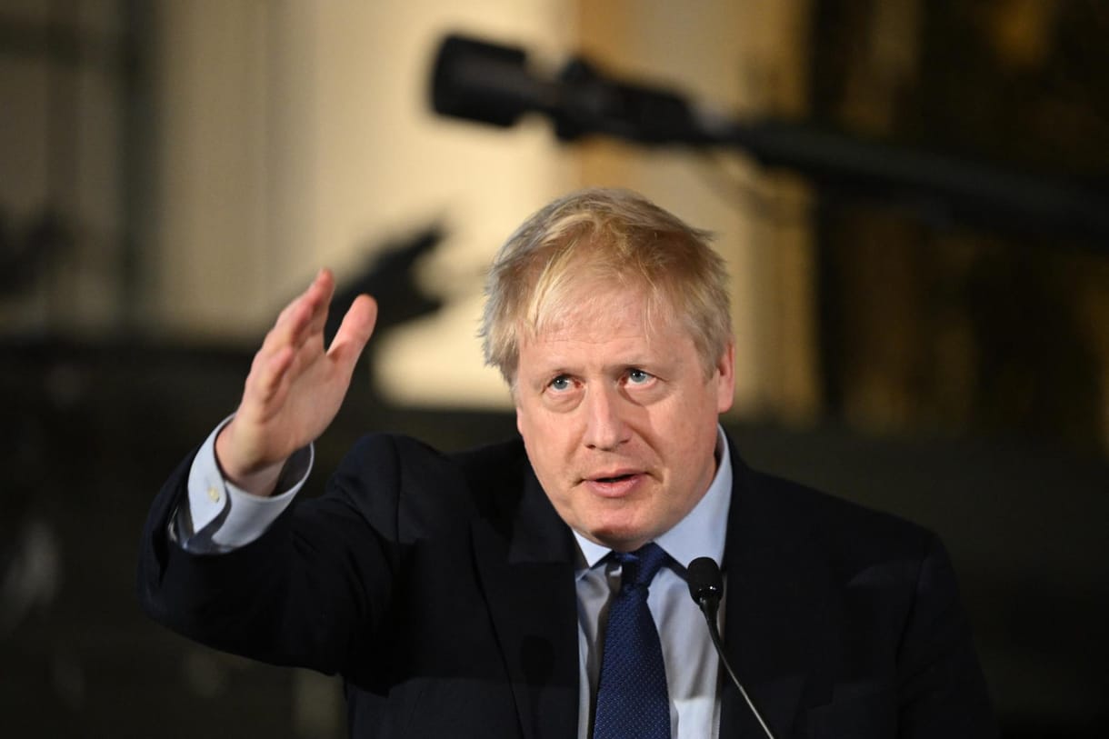 William Hague: Boris Johnsonnak ki kell találnia, miként távozhat emelt fővel
