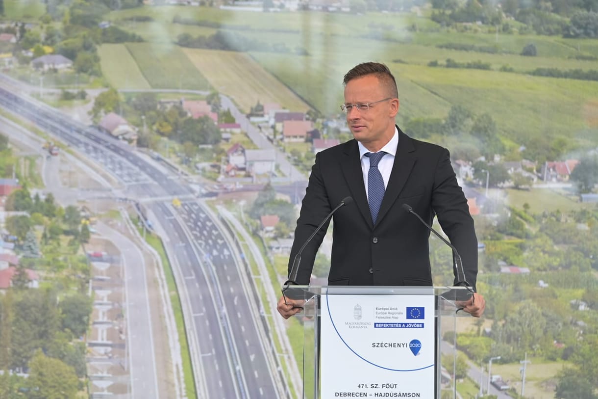 285 millió forintot vett ki osztalékként Szijjártó felesége a cégéből