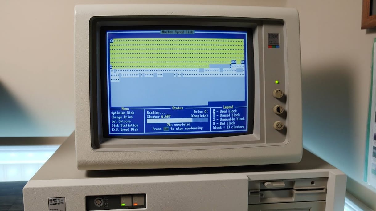 Repül az idő: ma 40 éves minden idők legnagyobb hatású számítógépe, az IBM PC