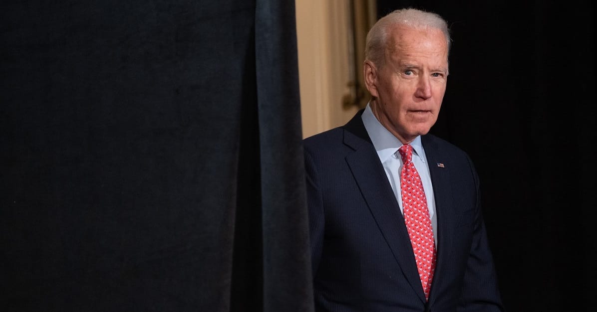 Tartja az előnyét Biden