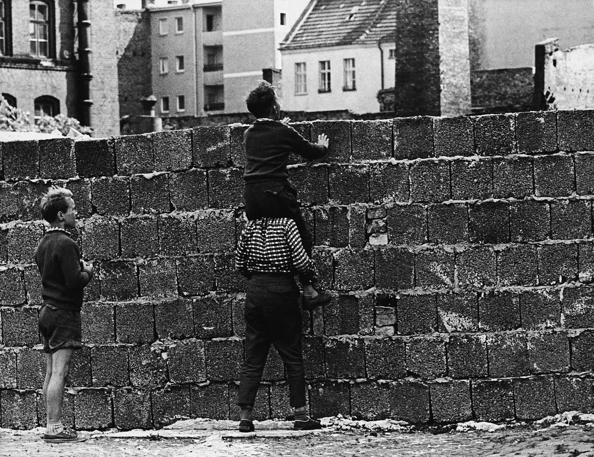 Megdöbbentő vélemény a berlini falról