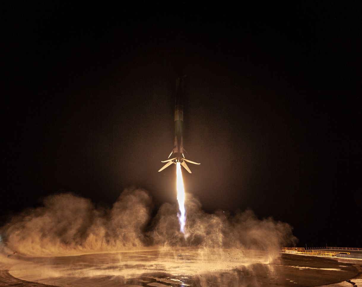 Fotók: Az eddigi leglátványosabb rakétakilövését hozta össze a SpaceX