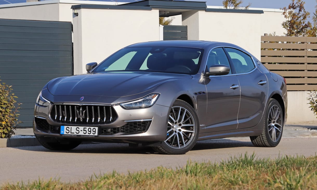 Már megint egy szentségtörés: teszten az első hibrid Maserati