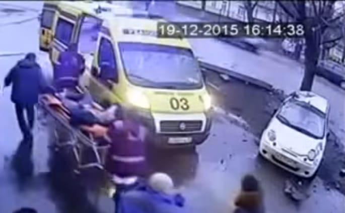 Durva balesetet rögzített egy térfigyelő kamera – videó