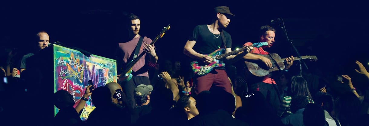 Először és utoljára adott elő egy dalt a Coldplay, amit Houstonnak küldtek