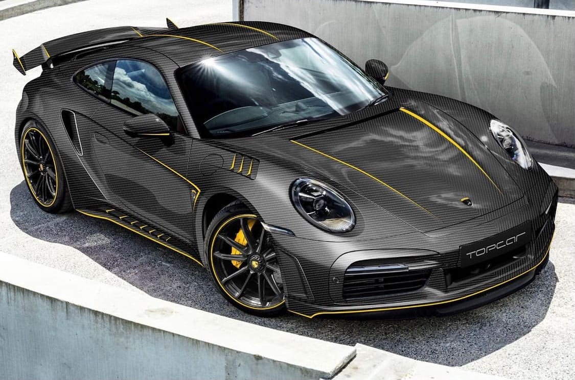 Orosz cégnek köszönhető a teljesen karbonruhás Porsche 911 