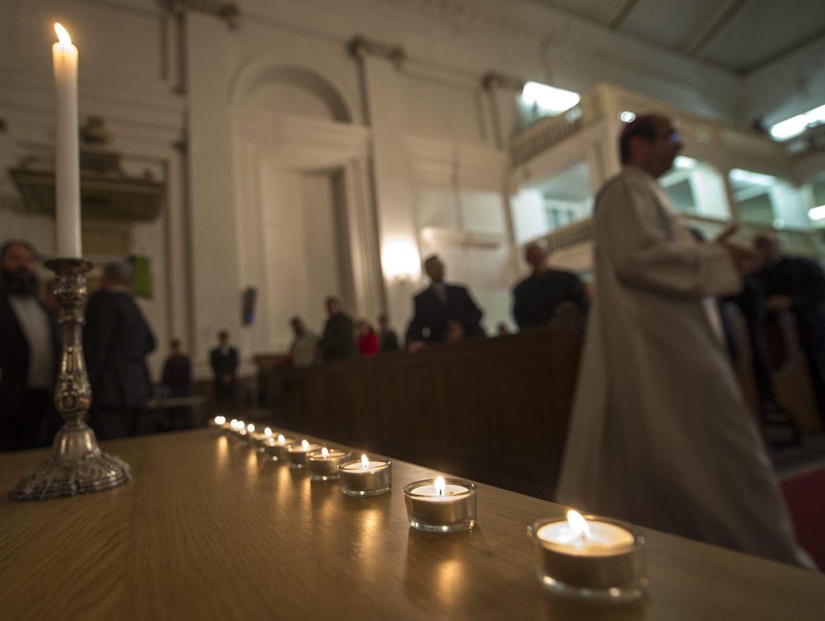 Szerzeteseket sebesítettek meg rablók egy bécsi templomban