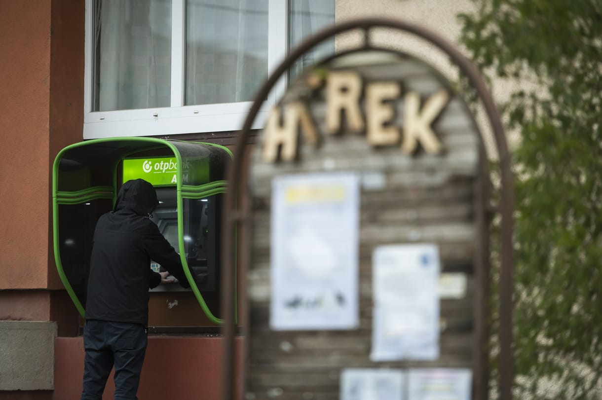 200 milliós bírsággal fenyegeti a bankokat a falusi ATM-ekről szóló törvényjavaslat
