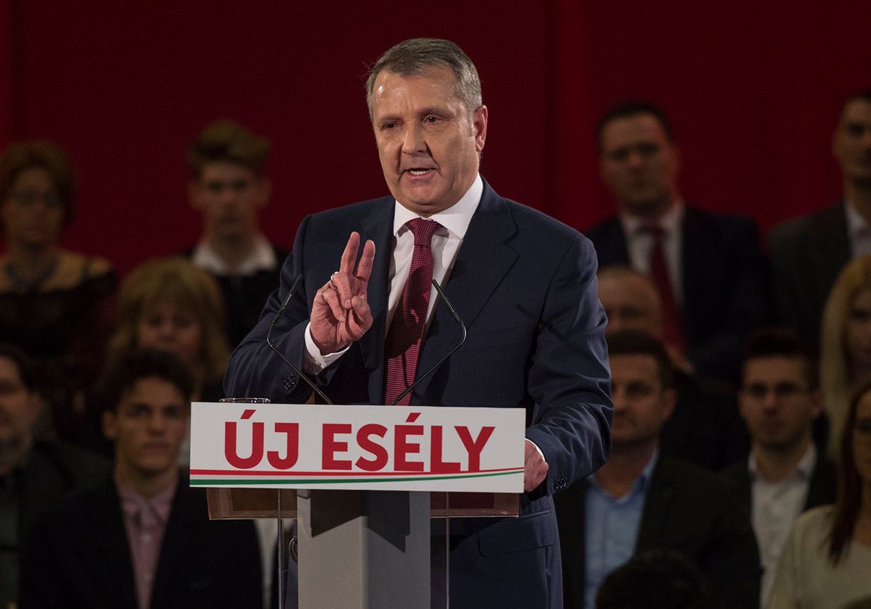 Messze még a kampány, de már ingyengyógyszert ígér az MSZP