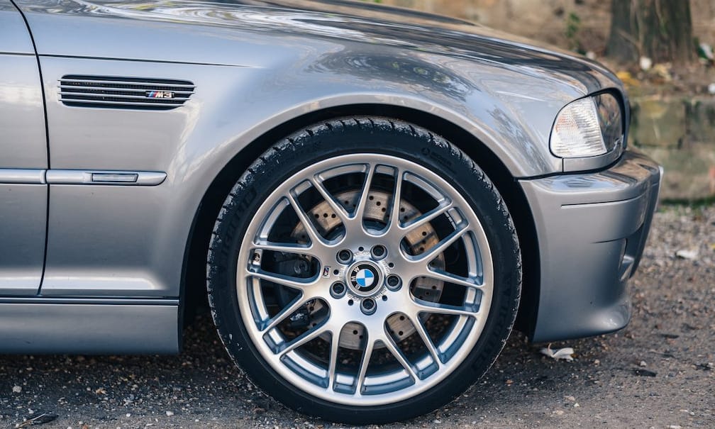 Kanyarvadászatra csábít ez a szalonállapotú 15 éves ritka BMW M3
