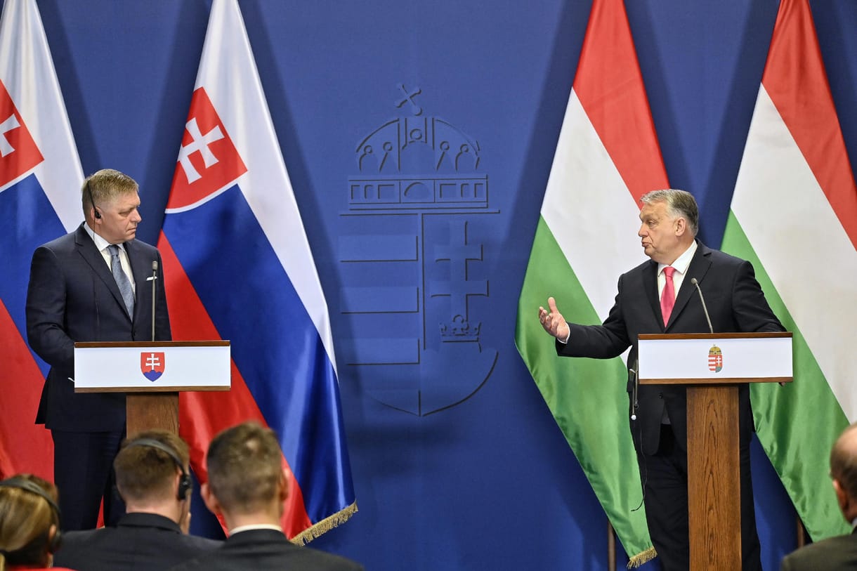 Süddeutsche Zeitung-elemzés: Orbán és Fico nem egypetéjű illiberális ikrek