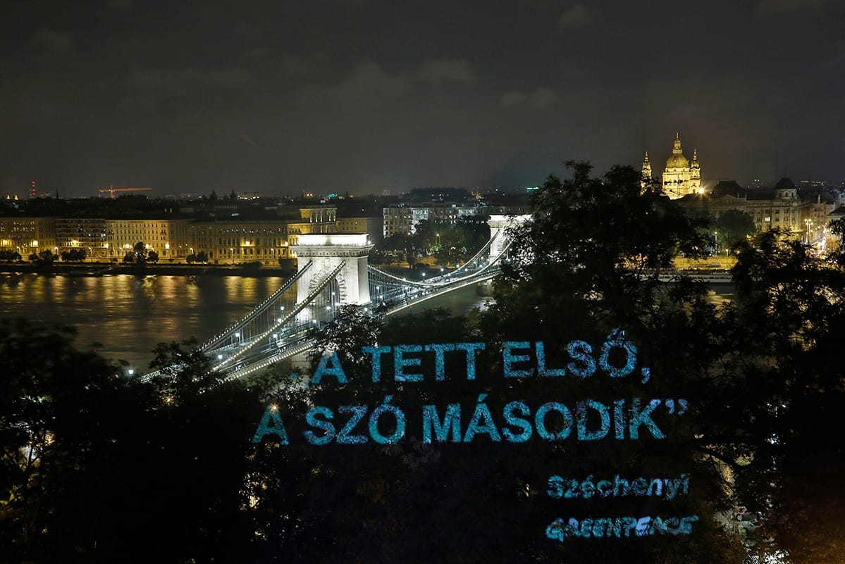 Széchenyivel üzent a Greenpeace a kormánynak