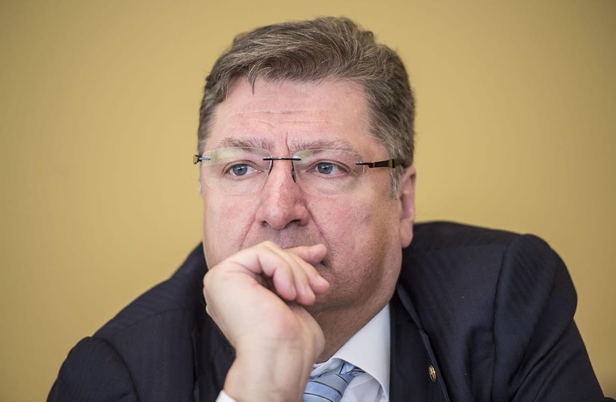 A diákokat és a nyugdíjasokat dolgoztatná Parragh László