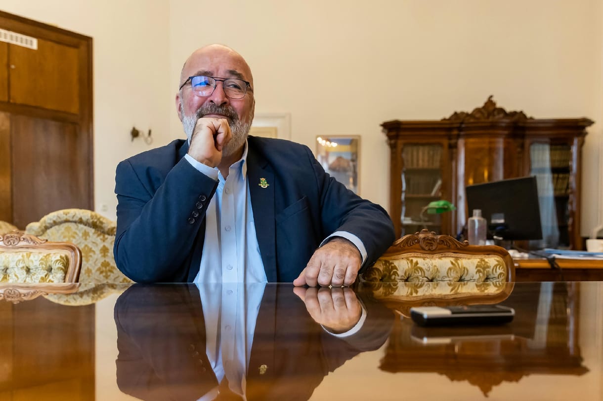 Elmagyarázta az MSZP, miért indítja rá a jelöltjét Pikó Andrásra Józsefvárosban