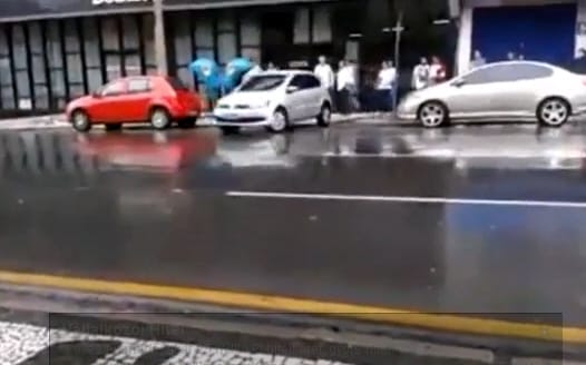 Ez az új mérce az életveszélyes, bénázós parkolásban – videó