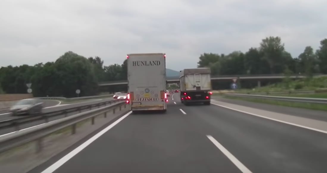 Örülhetnek az autósok: komoly változások jönnek az útdíjaknál