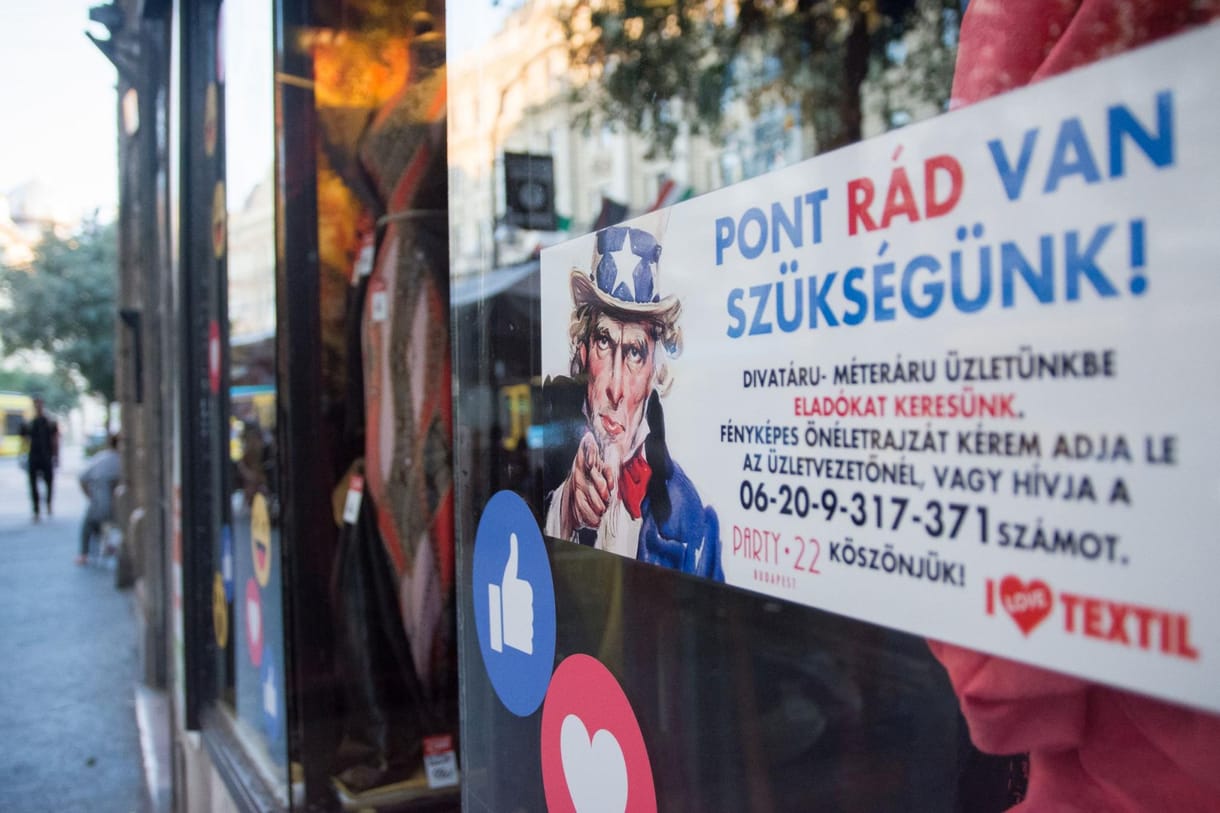 A magyarok újra egymást tapossák az állásokért