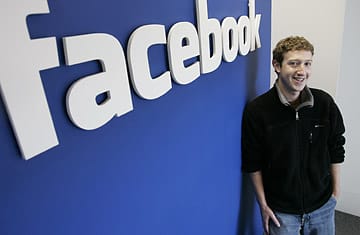 Költözik a Facebook - képek