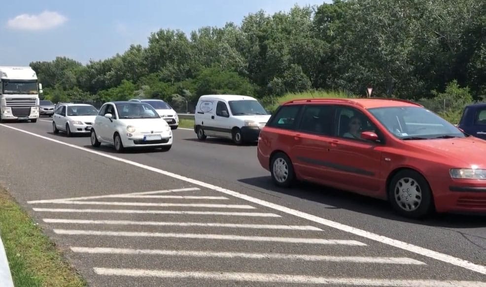 Baleset miatt bedugult az M7-es a Balaton felé