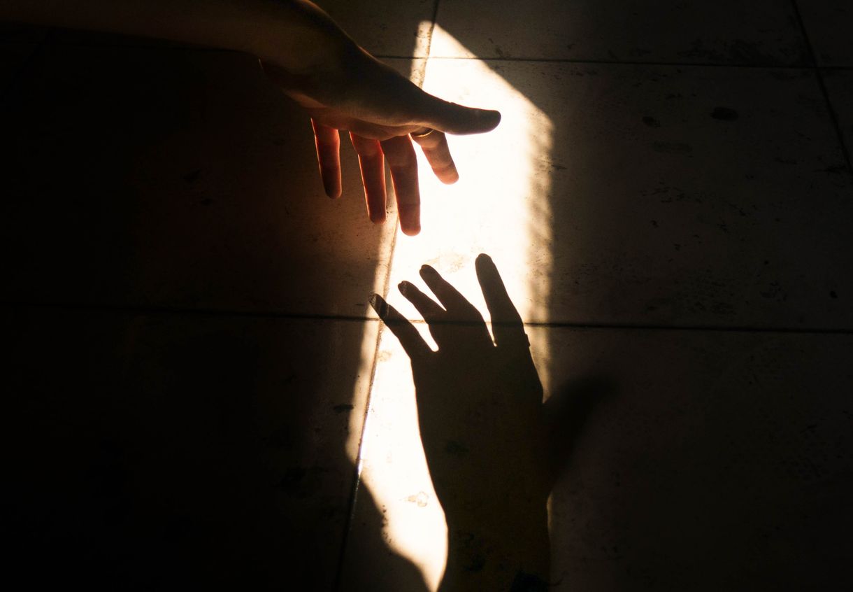 Hogyan oldjuk fel az örökölt traumákat? – 7. rész: Amikor megtanulunk azonosulni az érzelmi örökséggel