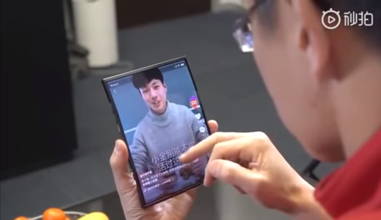 Itt az első videó a Xiaomi összehajtható telefonjáról, és csodás érzés nézni