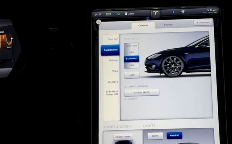 Kis titok a Tesláról: mi van, ha beírjuk a Model S menüjébe, hogy 007?