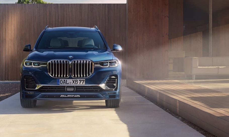 621 lóerős V8 biturbó a legújabb hatalmas BMW X7-ben