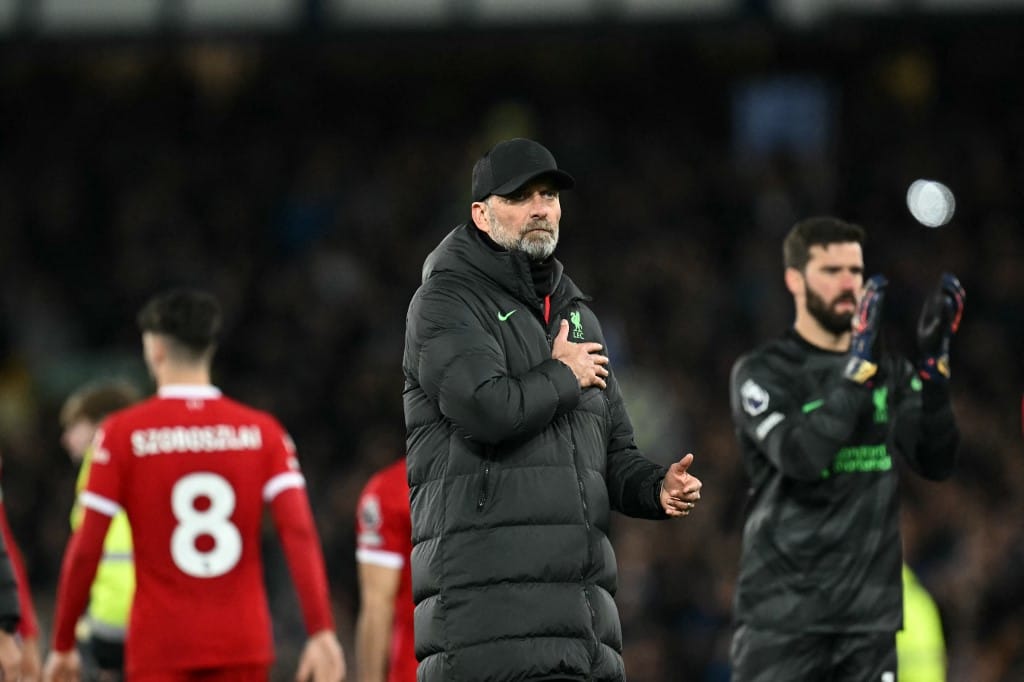Kikapott a városi rangadón a Liverpool, egyre távolabb a bajnoki cím