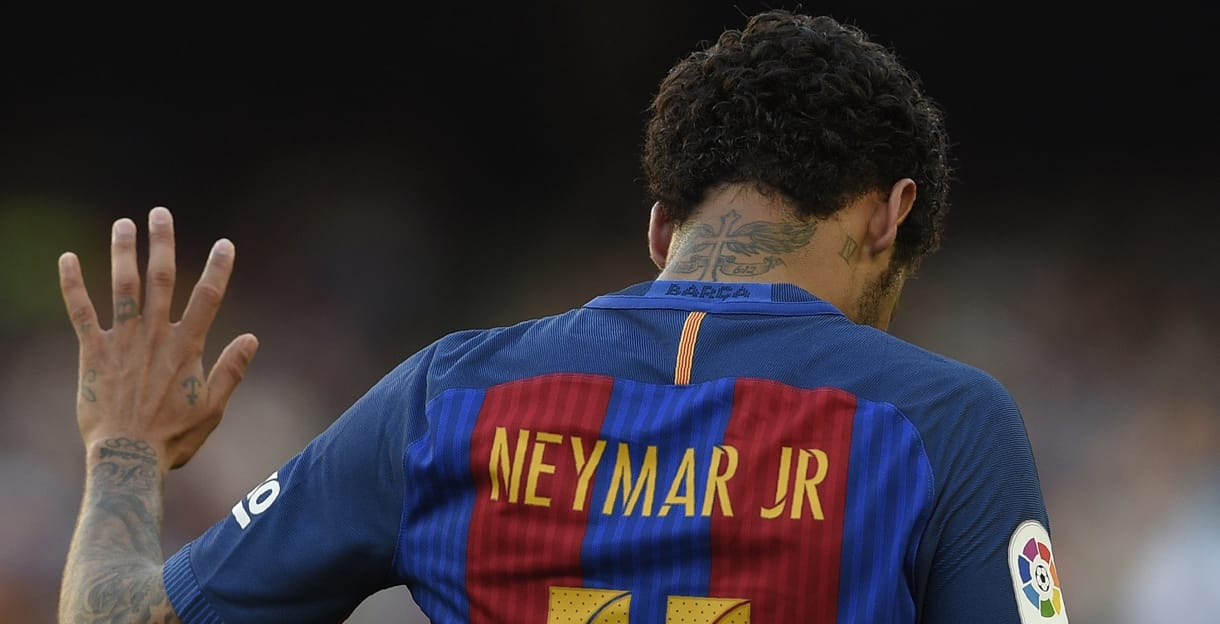 Könnyek között hagyta el a pályát a sérült Neymar