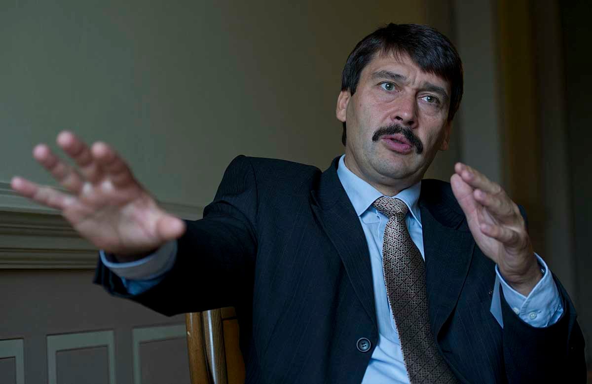Áder a Trefort-szeparéban: jól elkülönítik az államfőt a gimnáziumban
